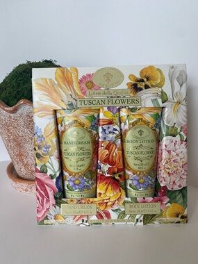 Saponificio Artigianale Fiorentino Tuscan Flowers Set Hand Cream & Body Lotion